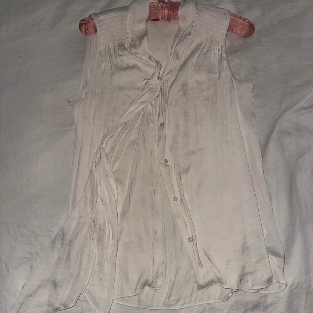 Vince Camuto White Sleeveless Button Down Shirt
